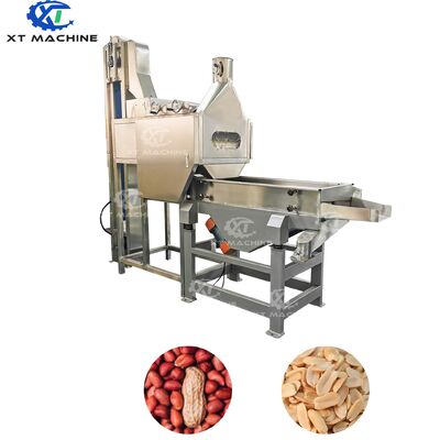 Un buon prezzo. Capacità 1000 kg/h Split Peanut Blanching Machine con 98-99% di peeling rate e cinture di gomma regolabili in linea